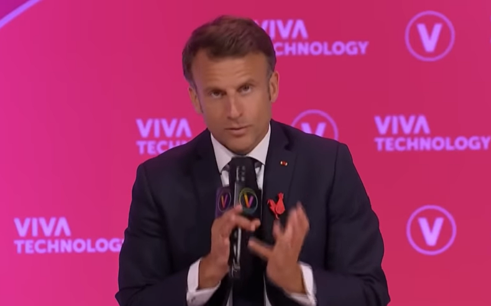 FRANCUSKA IMA PREDSEDNIKA KOJI VOLI FUDBAL Makron opet spašava PSŽ!