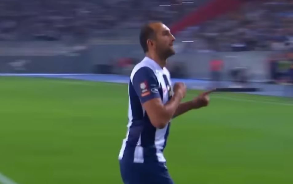 GODINE MU NE MOGU NIŠTA Gol i asistencija Barkosa na otvaranju sezone (VIDEO)