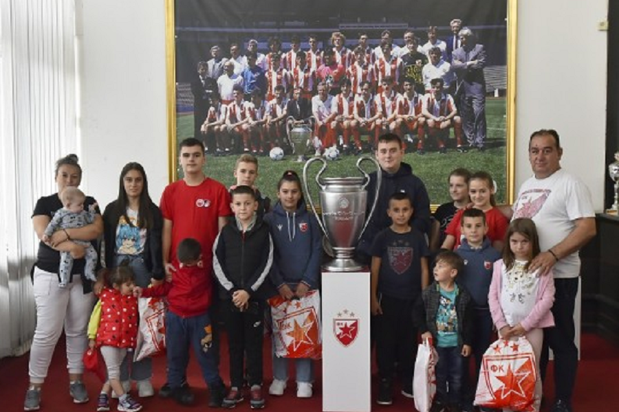 Zvezda ugostila 14-članu porodicu Filić iz Kragujevca (VIDEO)