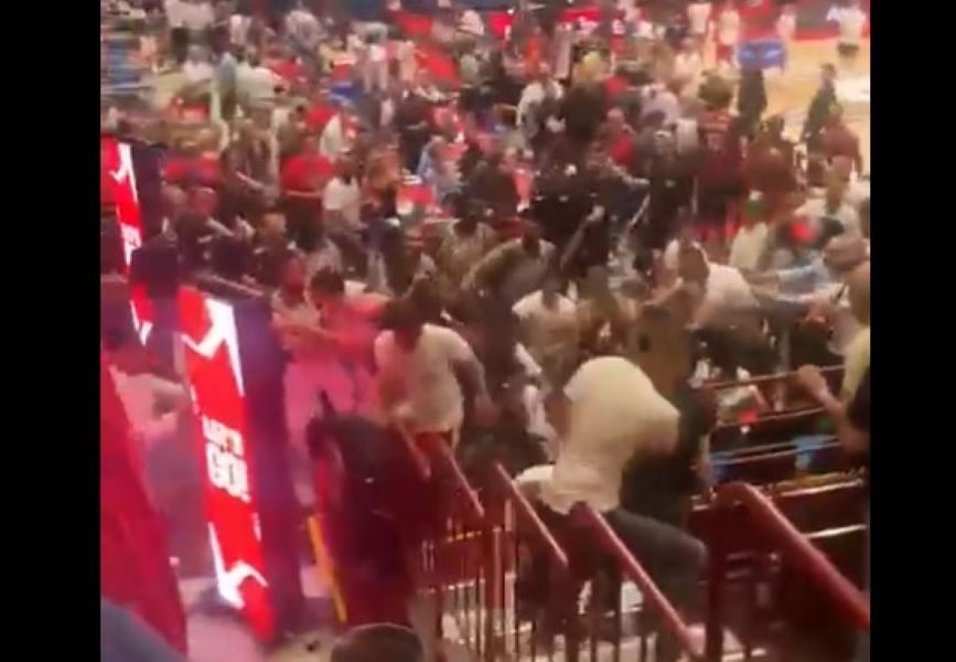 PALA MU ROLETNA Teodosić se potukao sa navijačima Milana, saigrači ga jedva obuzdali (VIDEO)