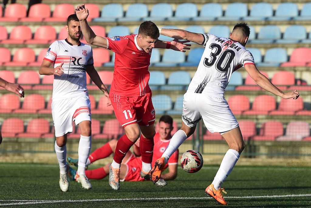 DOBAR RAD DALEKO SE ČUJE Najbolji strelac Prve lige Srbije na meti klubova iz „liga petice“ (VIDEO)