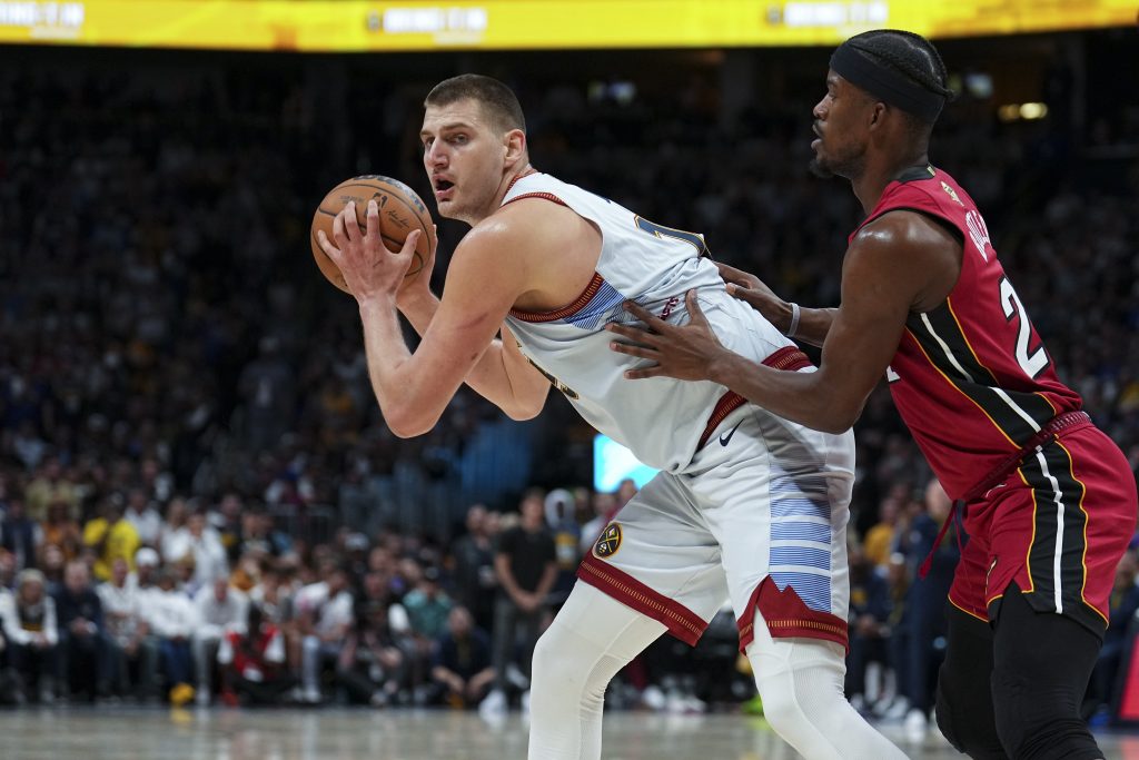 PRAVDA POBEĐUJE Ovu nagradu nisu mogli sa mu ne daju… Jokić MVP finala!