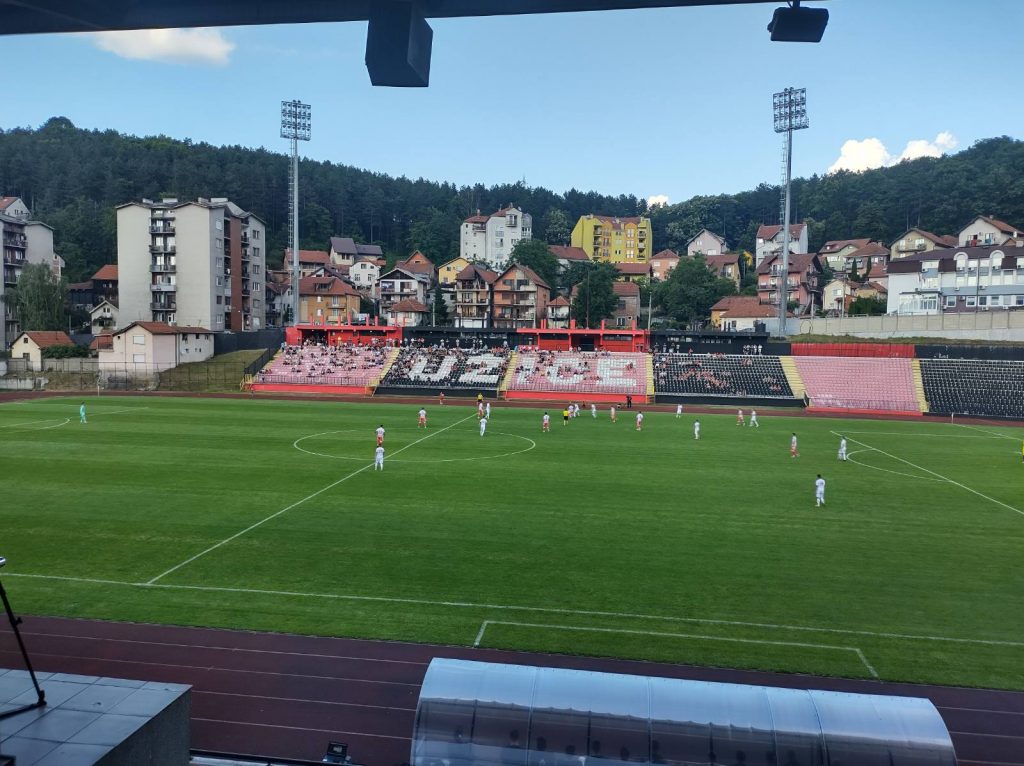 NE PLAĆAJU ULAZ, KAFA NA STOLU Zvezda se gleda sa balkona (VIDEO)