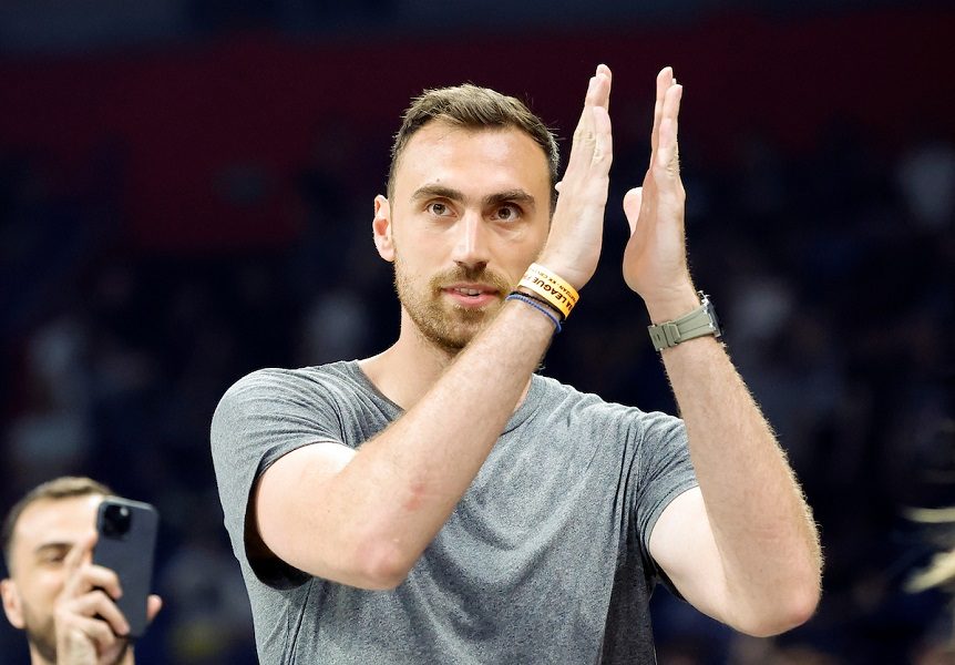 POTPISAO NA DVE GODINE „Grobari“ uzalud skandirali Milutinovu da se vrati u Partizan, centar ima novi klub