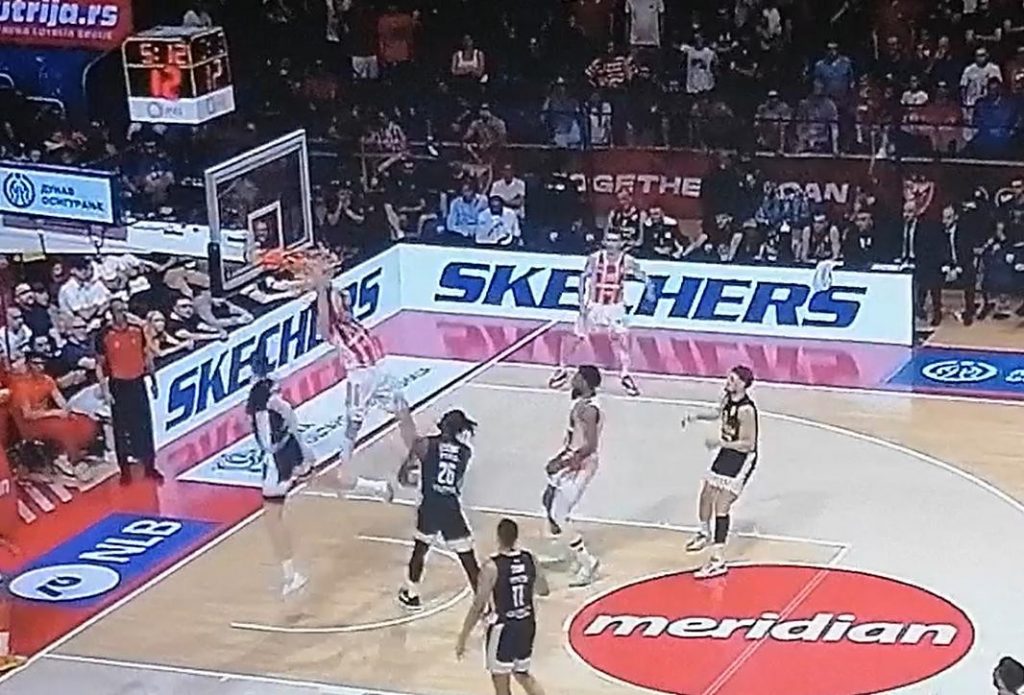 „EKSPLOZIJA“ DOBRIĆA Brutalno zakucavanje i ekstaza na tribinama! Partizan „na konopcima“ (VIDEO)