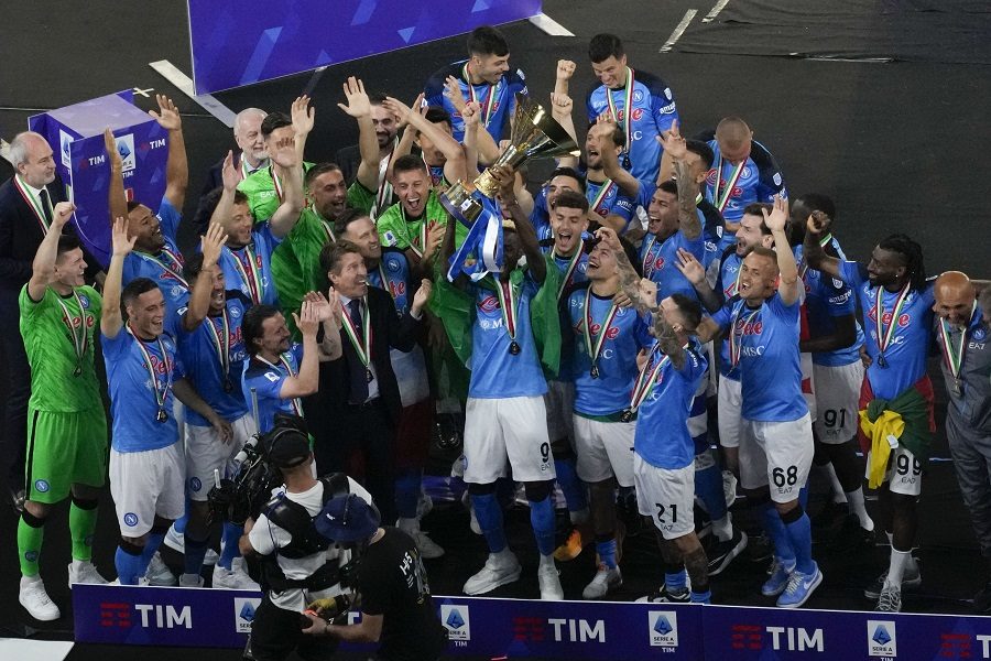 NAPULJ U TRANSU Napoli slavi „skudeto“ posle 33 godine!