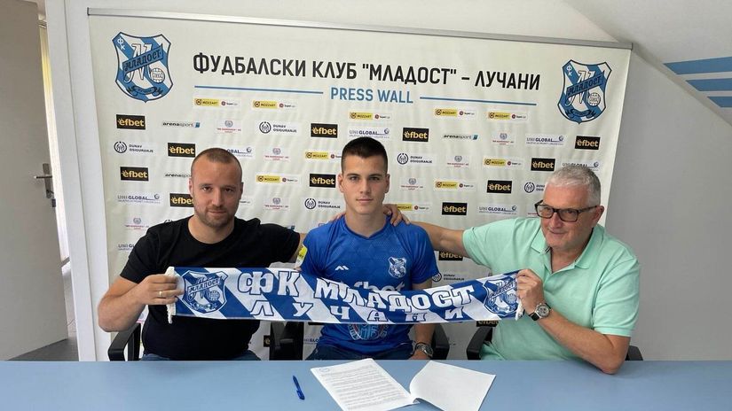 ČUVAJU „BLAGO“ Mladost produžila ugovor sa talentovanim napadačem do 2026. godine