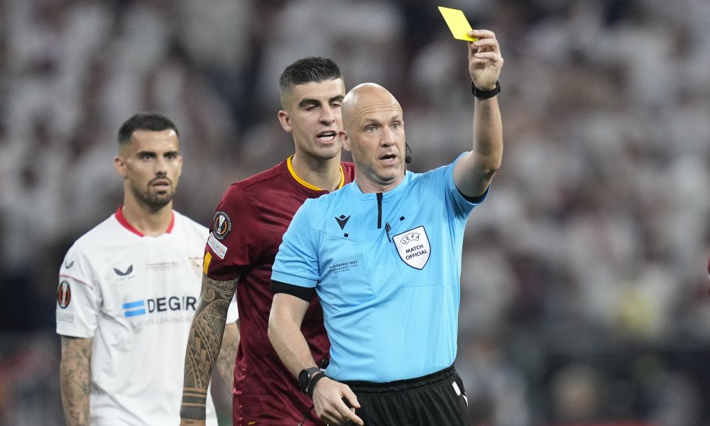 PREMIJERLIGAŠI LIKUJU Entoni Tejlor kažnjen zbog grešaka – sudiće utakmice Čempionšipa