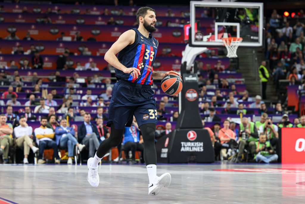 ‘LADOVINA Dok se Zvezda i Partizan „otimaju“ za Mirotića, evo šta on radi! Društvo mu pravi jedan „grobar“ (FOTO)