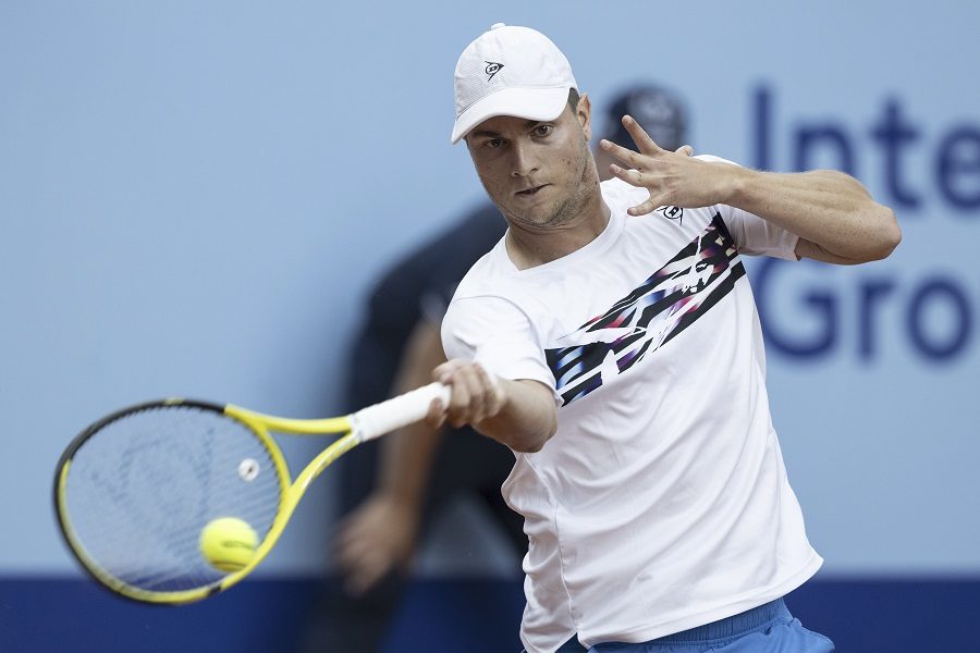 ATP ČENGDU Kecmanović u četvrtfinalu, sledeći protivnik Zverev