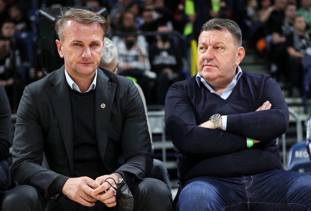 HAOS U PODGORICI Predsednik Budućnosti tokom polufinala upao u svlačionicu i pretio sudijama!