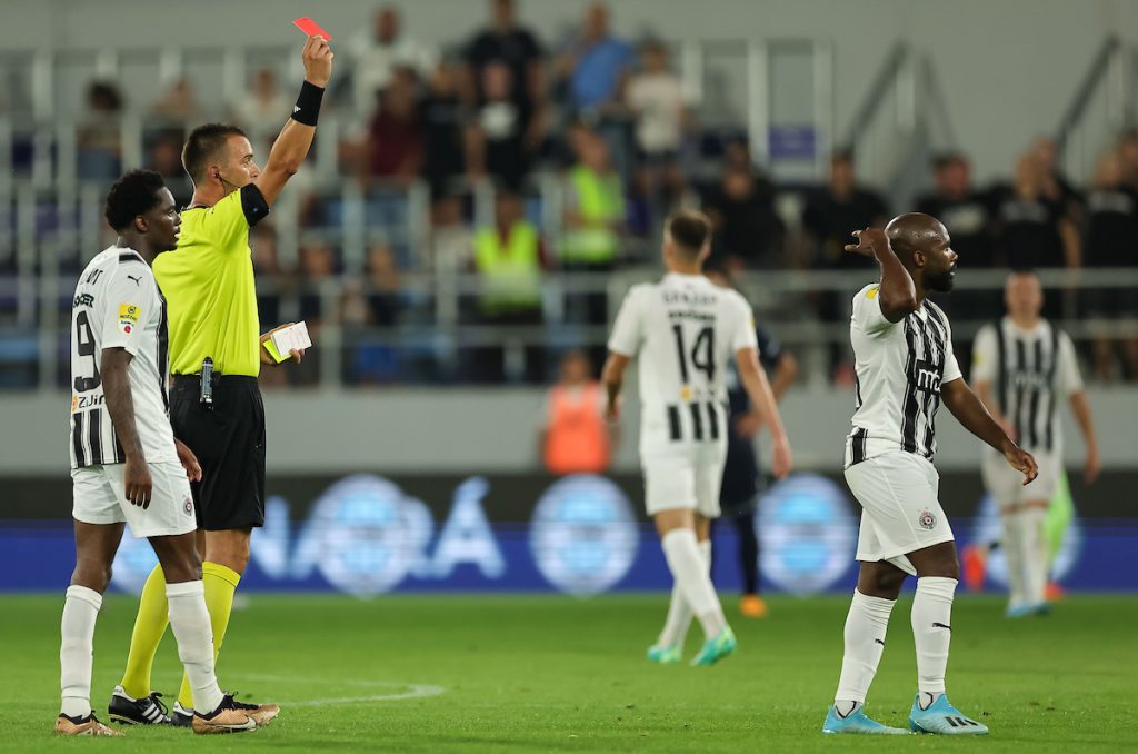 OGLASIO SE PARTIZAN Ubeđeni smo da je sudija Mitić postupao sa namerom! Nikome na terenu nije bilo jasno šta sudi i koja pravila primenjuje