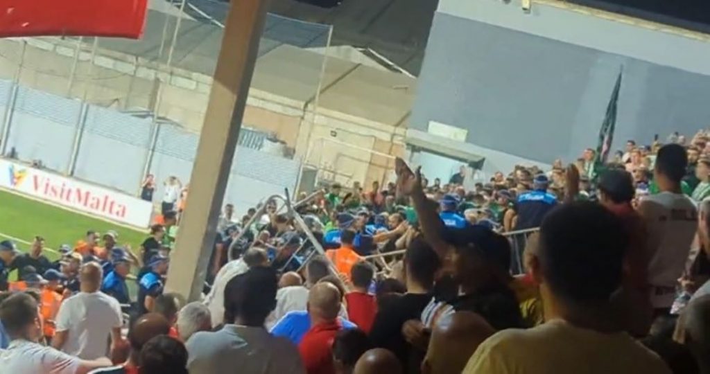 HAOS NA UTAKMICI Prekinut meč na Malti zbog sukoba navijača (VIDEO)