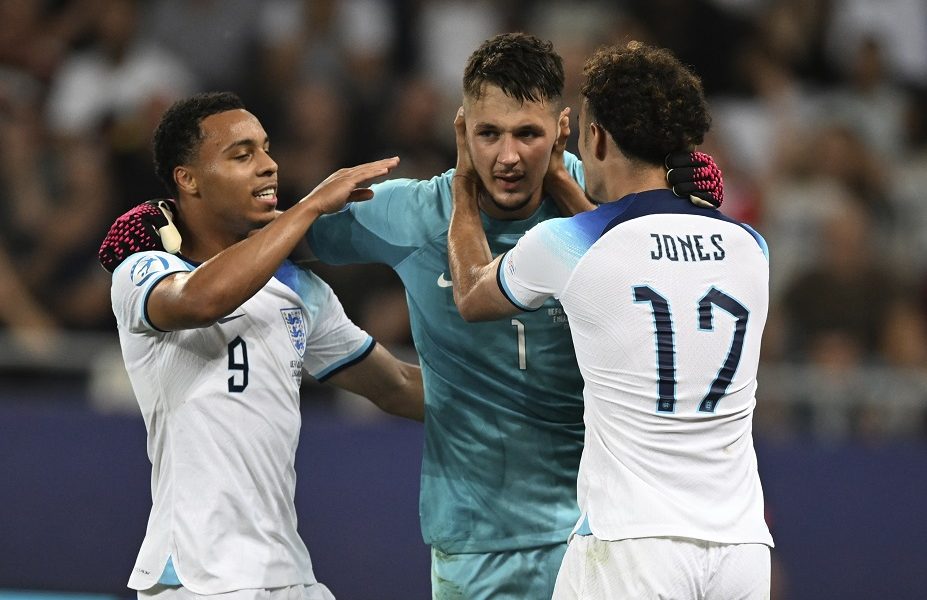 NAJAVILI BOLJE DANE Mladi Englezi šampioni kontinenta, junak je golman!