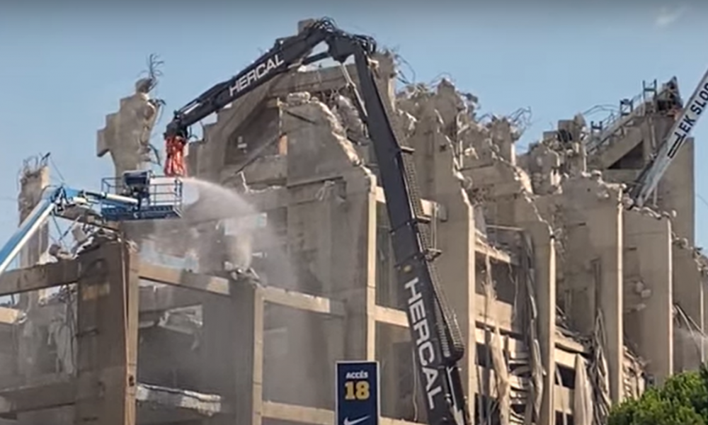 „KAMP NOU“ ODLAZI U ISTORIJU Stadion Barselone se ruši velikom brzinom! Dobija novi izgled i novo ime (VIDEO)