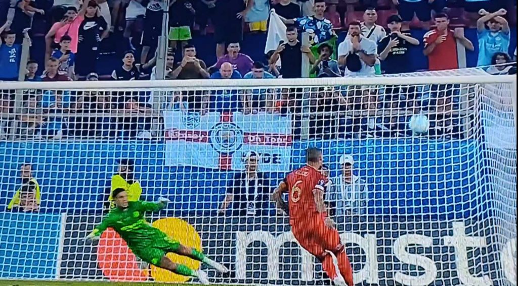 SUPERKUP EVROPE Gudelj tragičar Sevilje, pogodio prečku u petoj seriji penala! Trofej ide u Mančester (VIDEO)