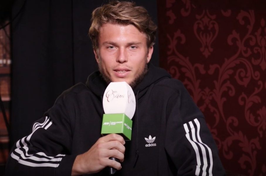 NOVAKOV RIVAL IMA NEZGODNU BOLEST Moram da primam injekcije na svakih 15 dana i tako do kraja života! Rekli su mi da batalim tenis