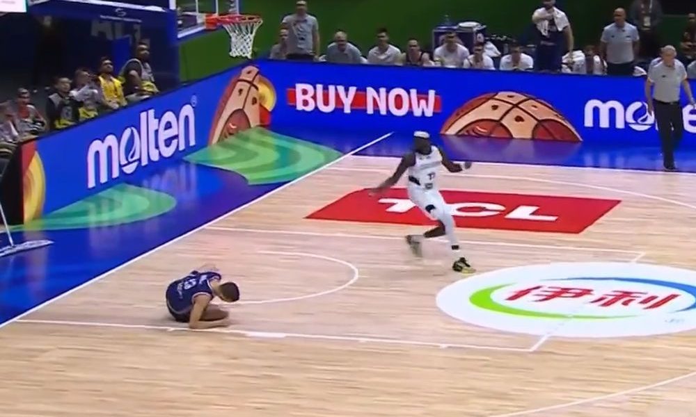 BILO BI PREVIŠE Dobrić se uhvatio za zglob, pa se ozbiljno naljutio! Ovo je bilo potrebno da se zainati (VIDEO)