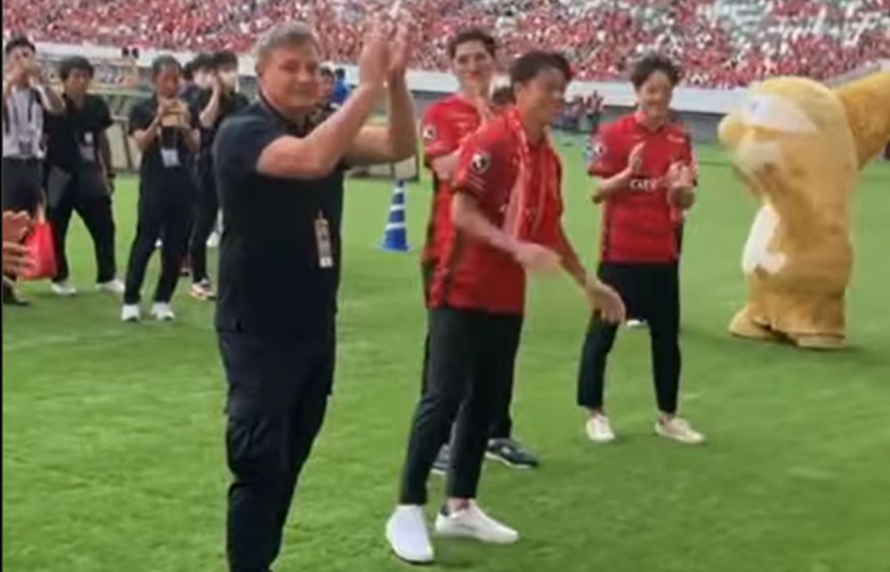 BOG NA NEBU, PIKSI NA ZEMLJI Japanci priredili neverovatan doček srpskom selektoru! (VIDEO)