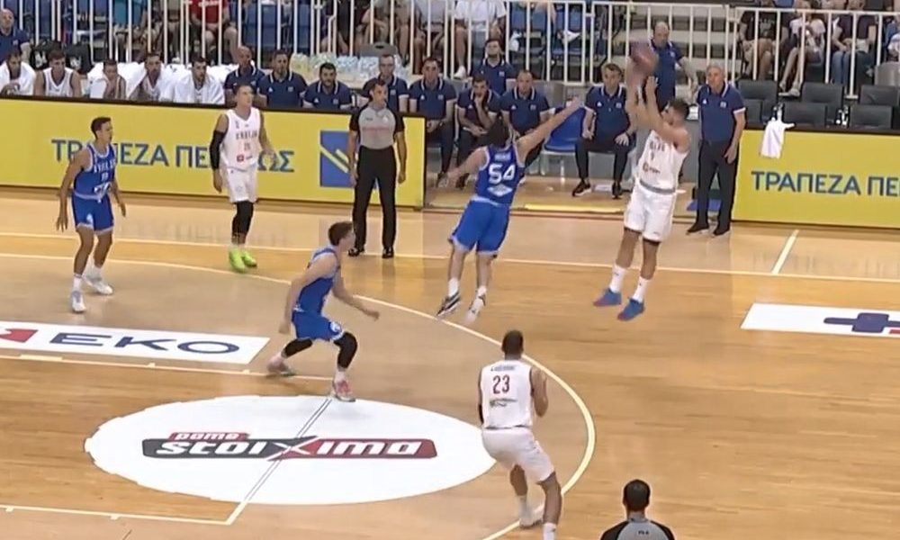 SA ZVUKOM SIRENE Marinković „zaokružio“ sjajnu prvu četvrtinu Srbije! (VIDEO)