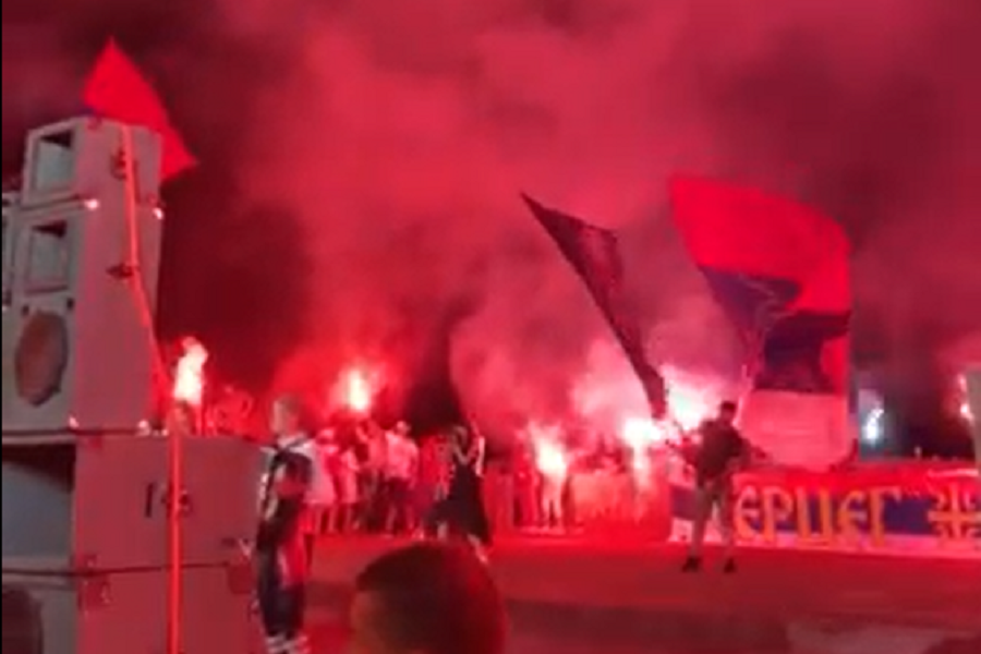 JEDNO SRCE Iz Herceg Novog za Kosovo i Metohiju! „Delije“ organizovale humanitarni koncert! Baklje i vatromet (VIDEO)