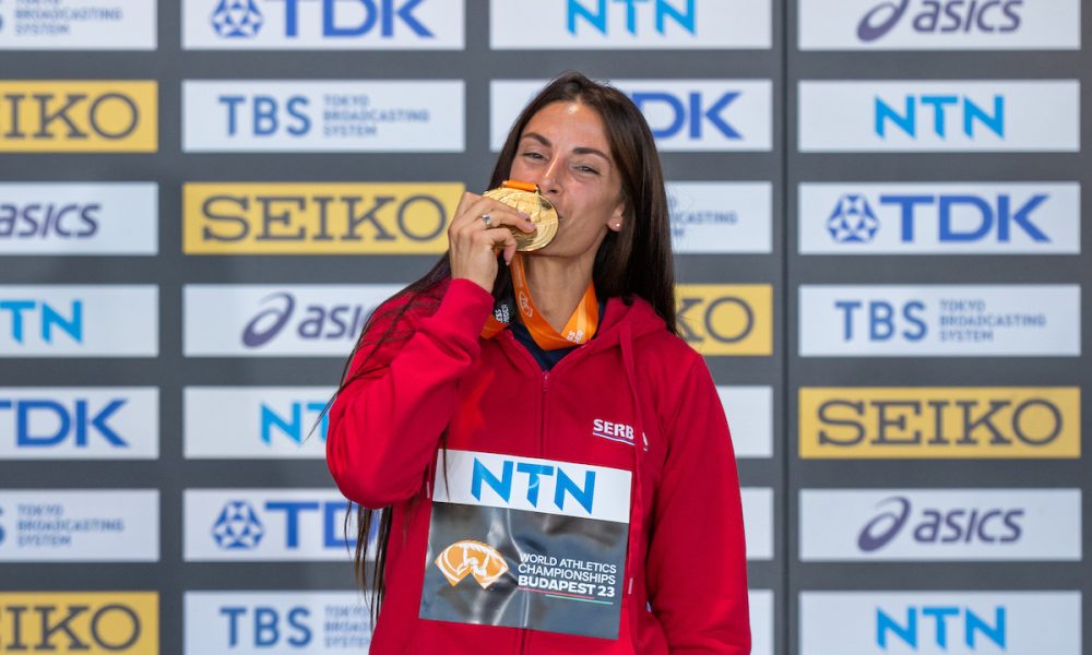 NAJAVA ZLATA U PARIZU? Ivana Vuleta poslala svima snažnu poruku (FOTO)