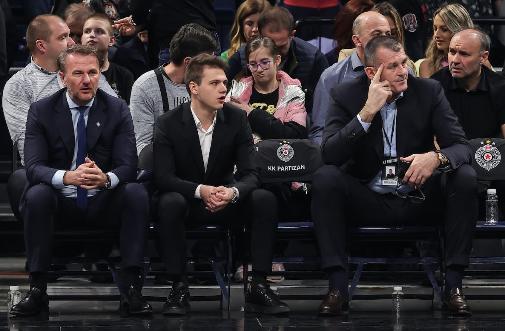 DELEGATI KSS ODGOVORILI MIJAILOVIĆU I SAVIĆU Nedostojno kluba! Izreka kaže: Mudri ćute…