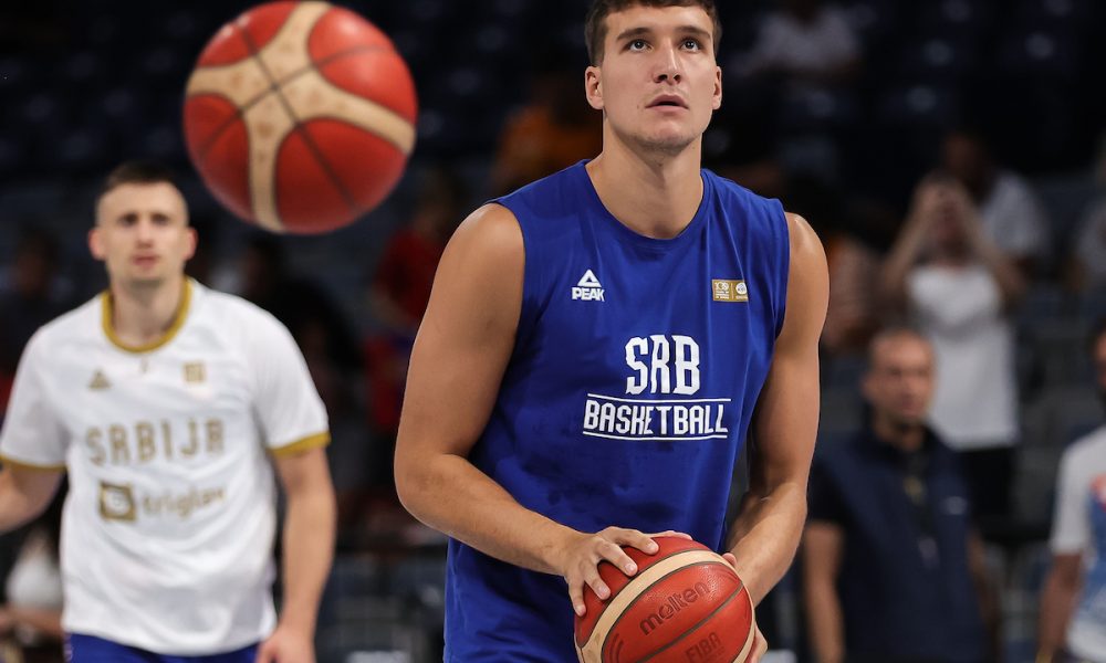 LEP JUBILEJ Poklon za Bogdanovića pre početka meča! Evo čime ga je zaslužio (FOTO/VIDEO)