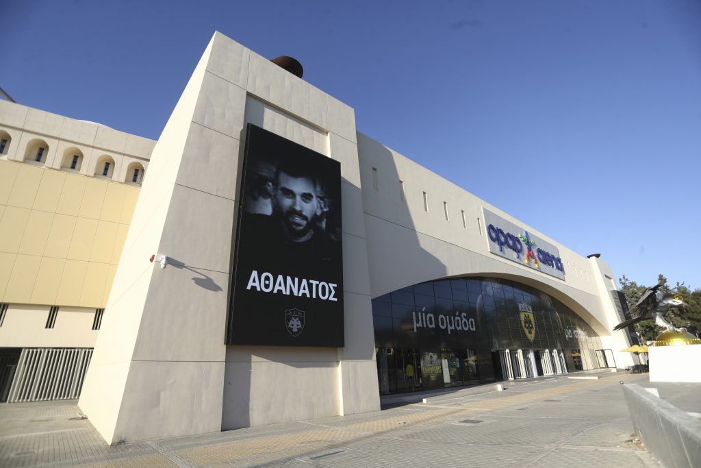 NAVIJAČI AEK-a DOŠLI U NION Imali su oštru poruku za čelnike UEFA (FOTO)