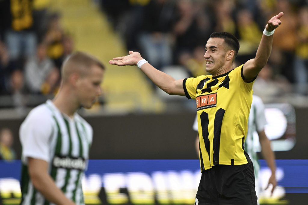 VEĆ SE ISPLAĆUJE Mladi Srbin trese mreže kao lud! Treći gol na tri utakmice (VIDEO)