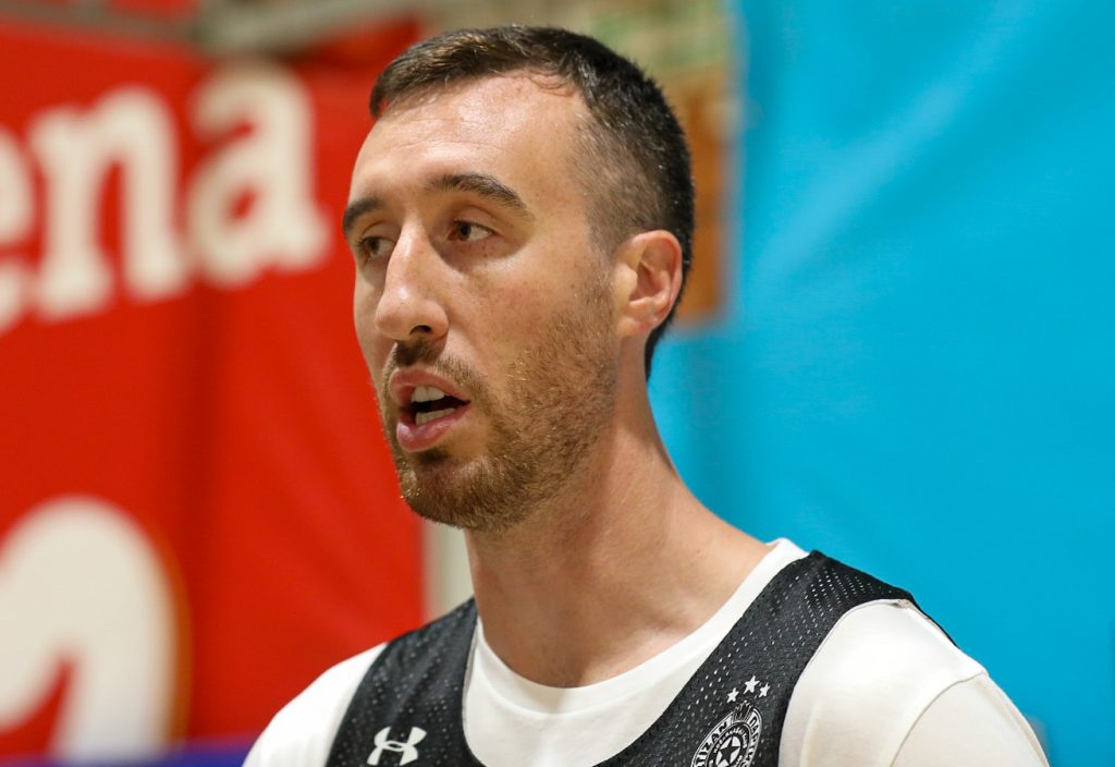 SPREMAN KAO ZAPETA PUŠKA Kaminski otkrio da li će da uzme srpski pasoš, pa odbrusio: Obradović je slavan u svetu! (VIDEO)
