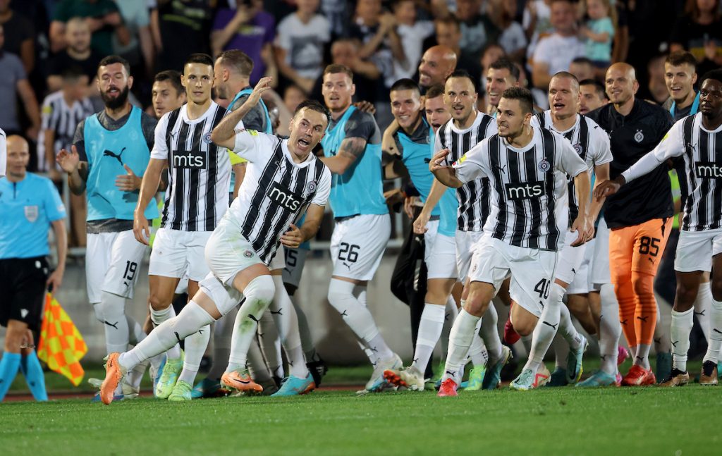 AUUUU Kakva golčina Natha… Magija veterana! Partizan se vratio iz mrtvih! (VIDEO)