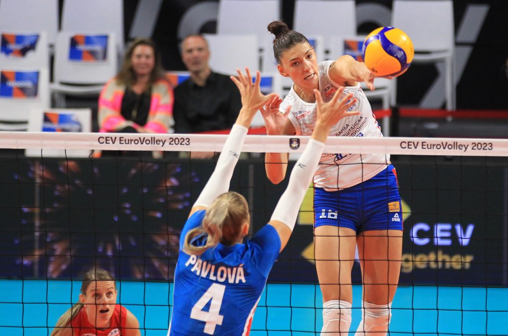 EP ZA DAME Svetske šampionke dale popust rivalkama pa lako prošle u polufinale!