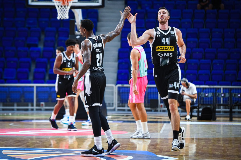 PRVA ZVANIČNA UTAKMICA Partizan se mučio sa hrabrim klincima Mege! Pobeda za prolaz u polufinale, uz signal za oprez (VIDEO)
