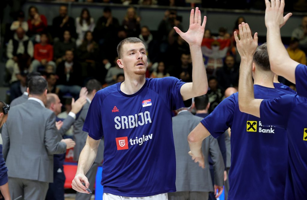 TO SE ČEKALO Pojavila se fotografija iz bolnice… Simanić nasmejan, tu su i tri prsta