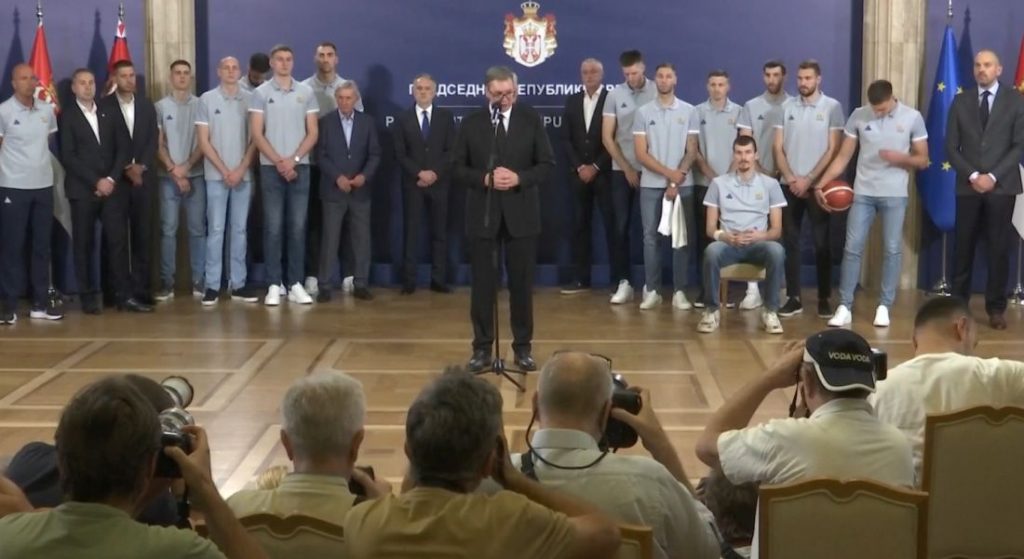 NA PRIJEMU KOD PREDSEDNIKA Vučić oduševljeno o vicešampionima sveta! Tu je i hrabri Boriša: Ujedinili ste zvezdaše i partizanovce!