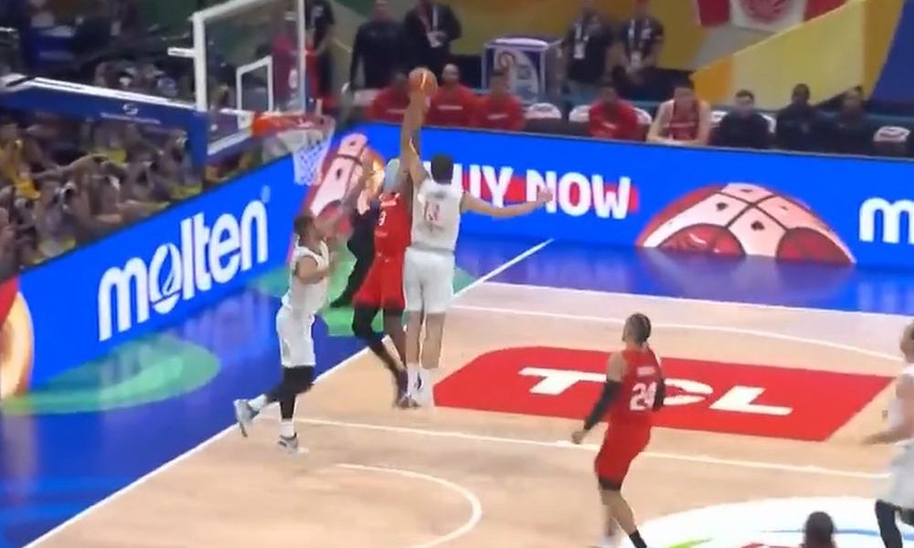 GDE SI POŠ’O? Dobrić brutalnom „bananom“ pokazao da nema prolaza pored njega! (VIDEO)