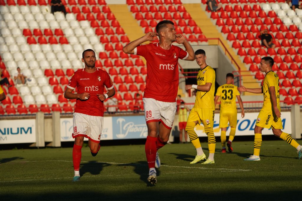 NASTAVLJA DA „REŠETA“ Najbolji strelac u istoriji Superlige na debiju dao 101. gol! Napredak preko Voždovca do nove pobede (VIDEO)
