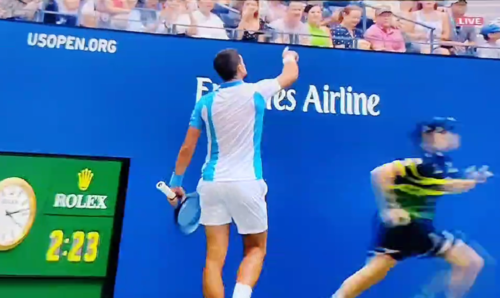 PLANUO! Novak izbacio srpskog navijača sa stadiona Artur Eš (VIDEO)