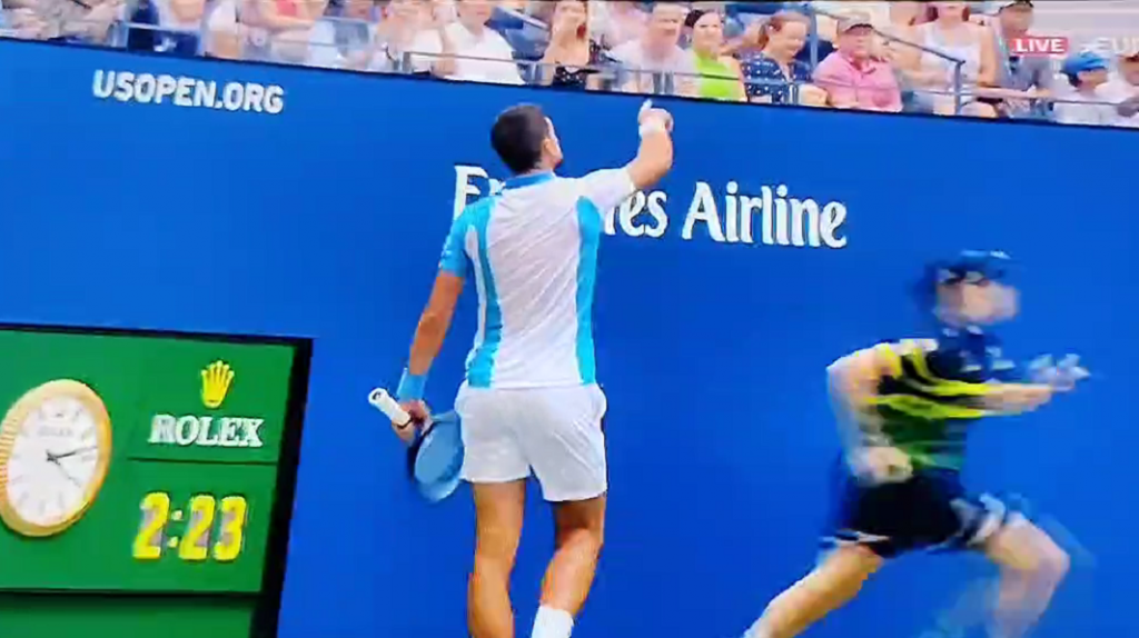 PLANUO! Novak izbacio srpskog navijača sa stadiona Artur Eš (VIDEO)