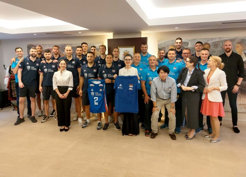 Ambasadorka Srbije u Japanu primila naše odbojkaše pre početka olimpijskih kvalifikacija