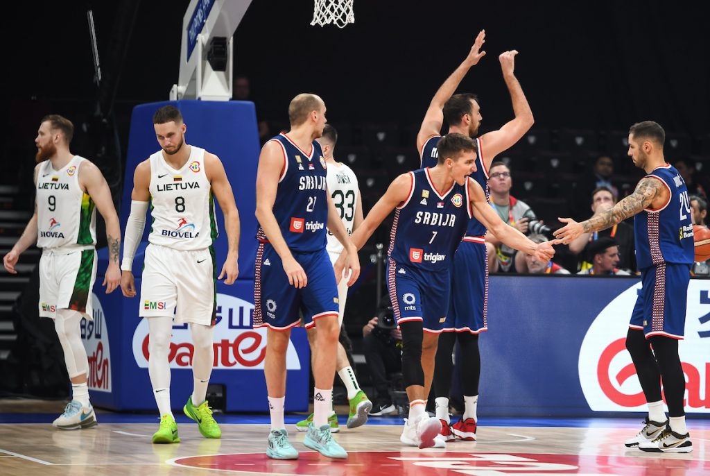 BRAVO, BRAVO, BRAVO Srbija demolirala starog rivala i prošla u polufinale! Biće borbe za medalju! (VIDEO)