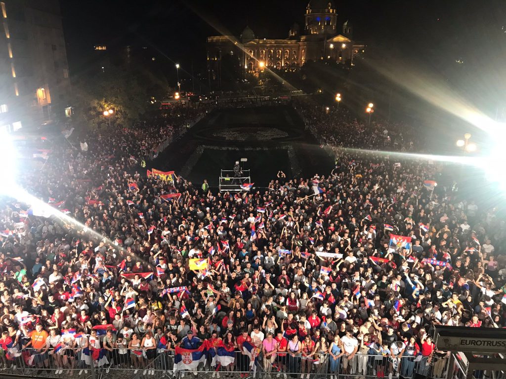 „ŽIVELA SRBIJA!“ Navijači pozdravili svoje heroje! Oni su ovo zaslužili – ništa manje, ništa više! (FOTO/VIDEO)