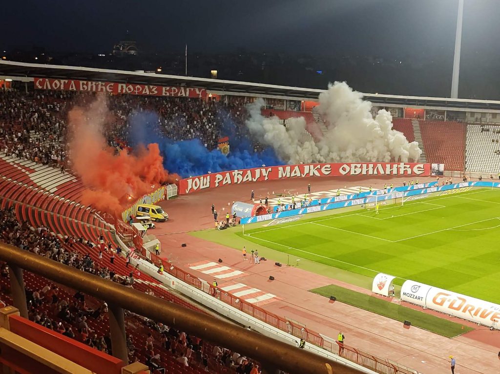 NA „MARAKANI“ SVE U ZNAKU TRAGEDIJE NA KIM Bez navijanja 31 minut i stih iz „Bože, pravde“! (FOTO+VIDEO)