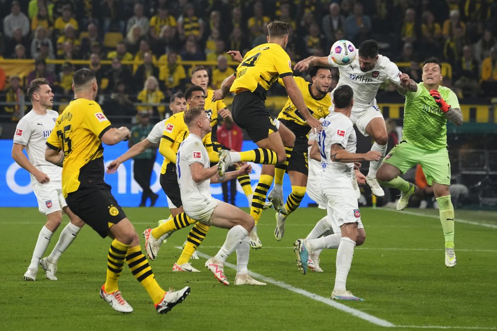 BUNDESLIGA Kako da osvoje titulu kada ne mogu da pobede debitanta? Ni posle dva gola viška…