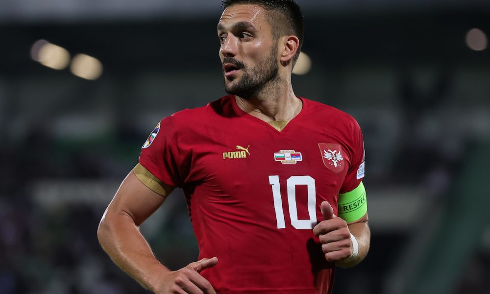 NAGRADA ZA KAPITENA Tadić prešao „stotku“ – Piksi i Nedimović mu uručili dres i medalju (VIDEO)