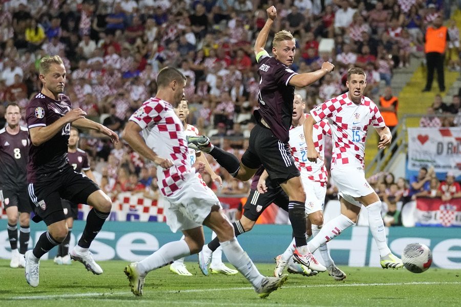 LUDILO U JUŽNOJ AFRICI Hrvatske fudbalere pobrkali sa Nigerijcima?! Poslali ih natrag u Nemačku…