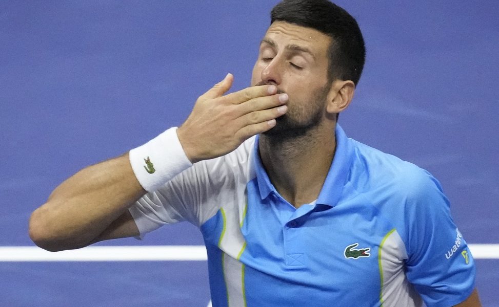SPUSTIO JE SLUŠALICU Evo kako je Đoković proslavio poslednji poen za plasman u finale (VIDEO)