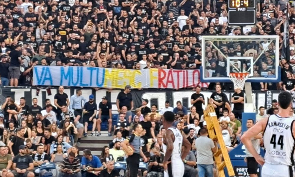 „VA MULTUMESC, FRATILO“ Snažna poruka „grobara“ upućena Rumunima sa Tašmajdana! (FOTO+VIDEO)