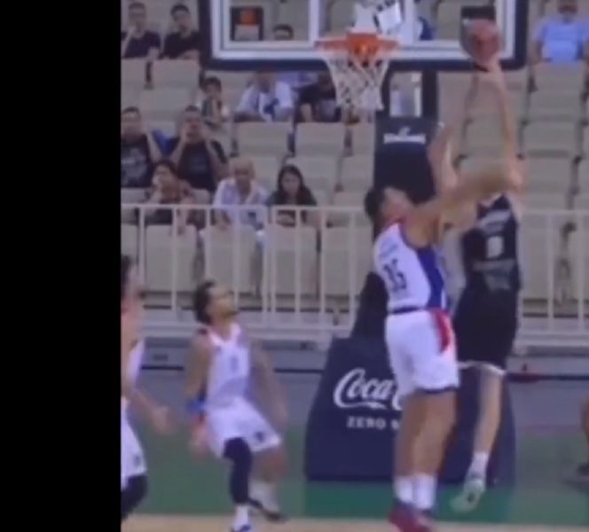 PROCENITE SAMI, MADA JE VIDLJIVO… Da li je ovo bio faul nad Smailagićem? (VIDEO)